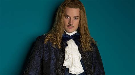 who plays chevalier in versailles.